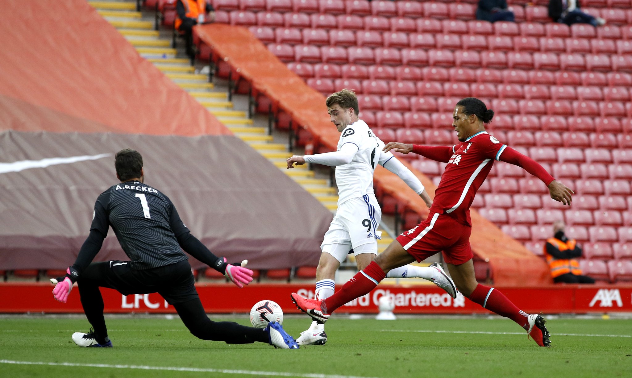 赛是对他的 赛是对他的